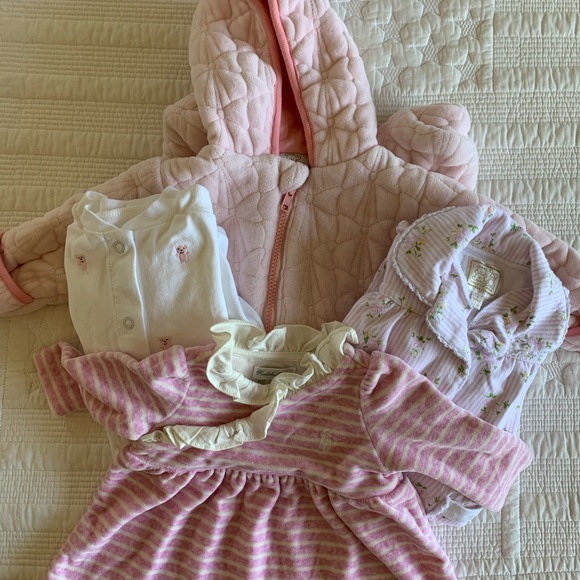 🎀Lot of 4 Outfits (3-6mo)🌸 - Picture 6 of 6